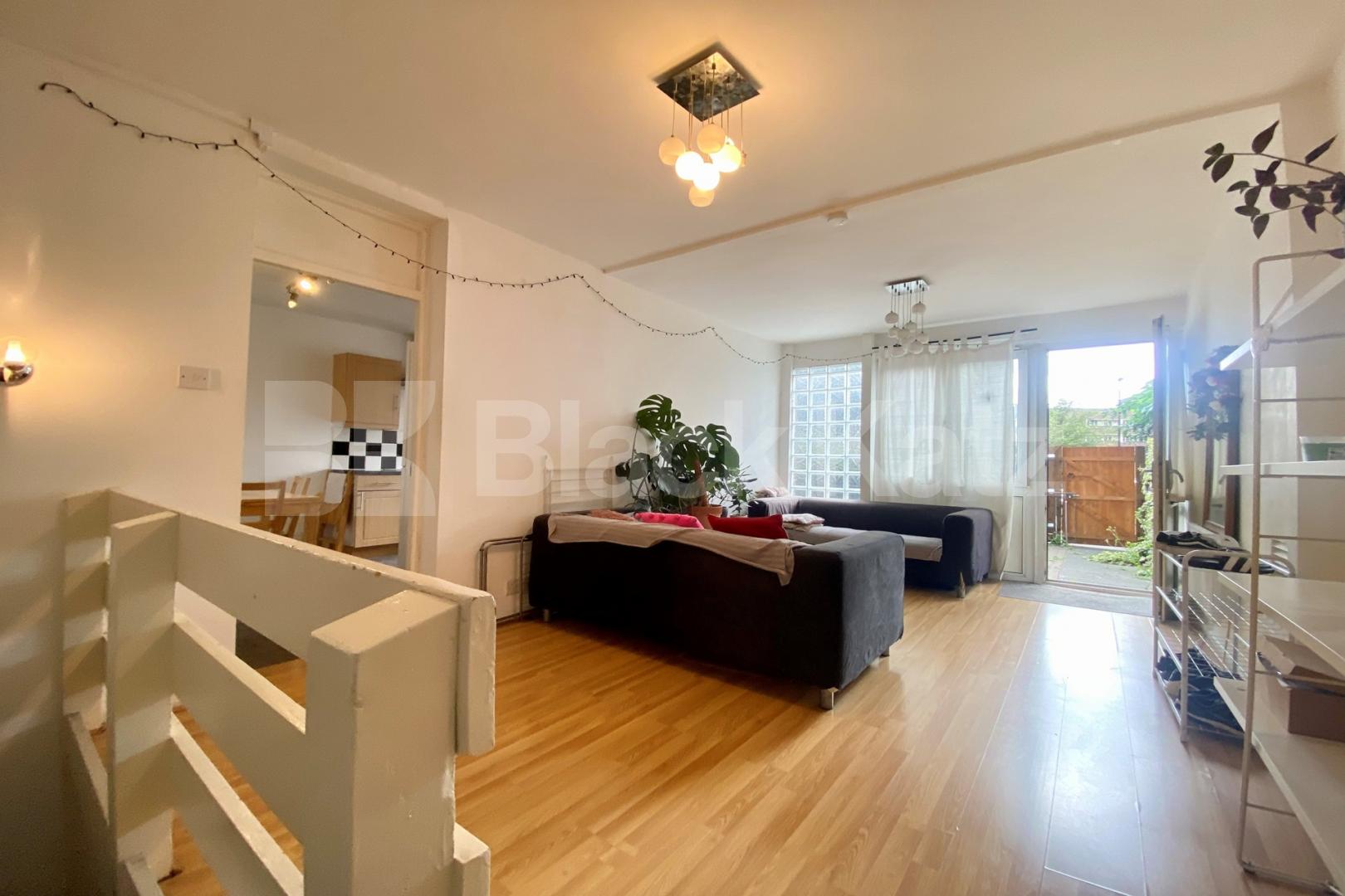 Duplex apartment in Mid-Century development  Longshore, Deptford